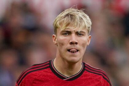 cau-thu-rasmus-højlund